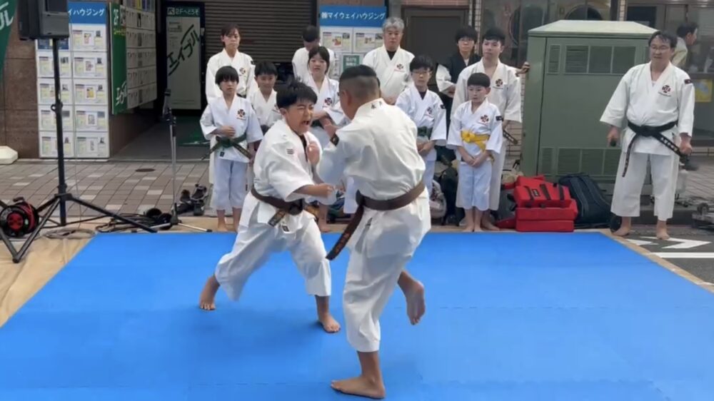 少年部組演武 突き