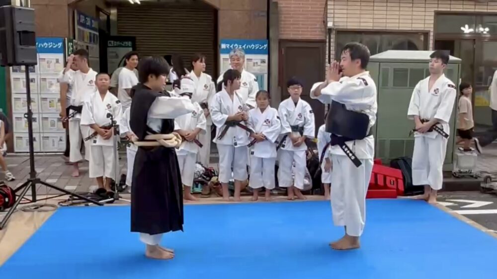 女子護身術 合掌礼